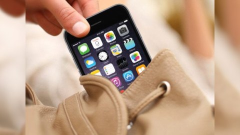 Yeniyetmə çimərlikdə bahalı telefon oğurladı