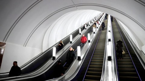 Bakı metrosuna 17 yeni eskalator gətirilir