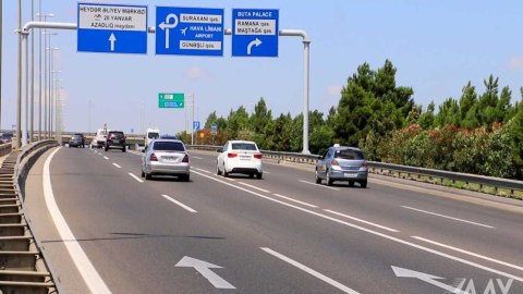 Heydər Əliyev prospektində yeni istiqamətverici lövhələr quraşdırıldı