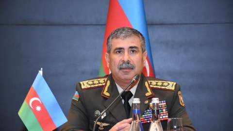Nazir təyyarələrin təhlükəsizliyi ilə bağlı tapşırıqlar verdi 