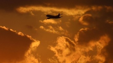 Qasırğaya görə 260-dan çox aviareys təxirə salındı