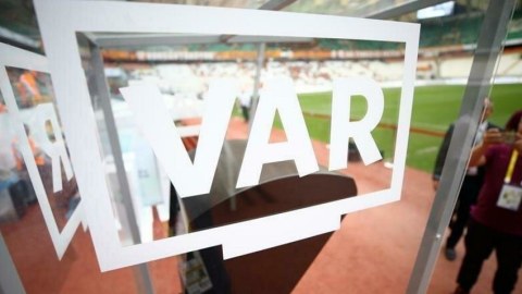 UEFA avrokuboklarda VAR-dan istifadə edəcək