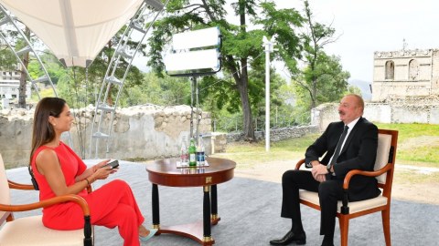 Prezidentdən Ermənistan hökumətinə: Döyüşə hazır olan varmı?