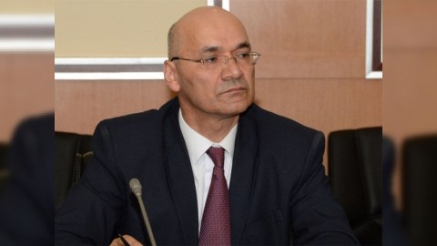 Qurumlar fərdi məlumatlarımıza baxır - Ekspert