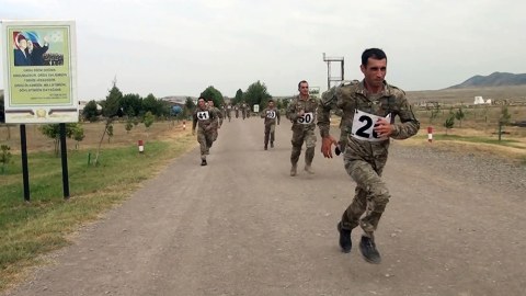 Hərbçilərin fərdi hazırlığı yoxlanılır