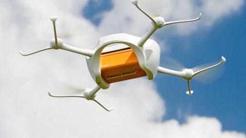 İlk dronlu poçt texnologiyası sınaqdan keçirildi