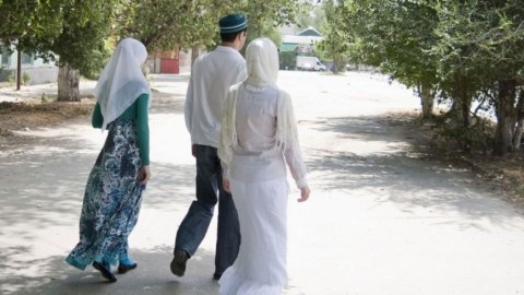 Özbəkistanda çoxarvadlılığa görə 38 nəfər həbs edilib