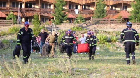 Gürcüstanda təbii fəlakət qurbanlarının sayı 6 nəfərə çatıb