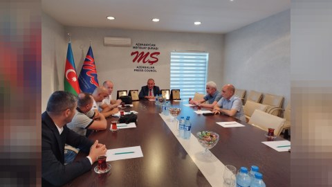 Mətbuat Şurası veteran jurnalistləri təltif etdi - FOTO