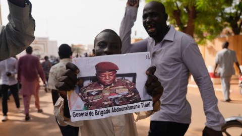 Nigerə hərbi müdaxilə edilə bilər