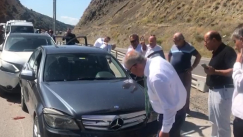 Kılıçdaroğlunun korteji qəzaya səbəb oldu - Yaralılar var 