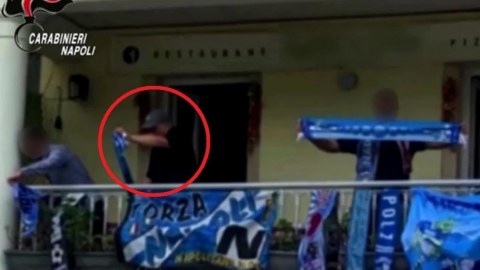 Futbol sevgisi 11 il axtarışda olan şəxsi ələ verdi