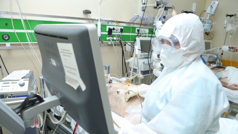 COVID-lə mübarizə aparanlar üçün əlavə ödəniş - 1,5 milyon manat