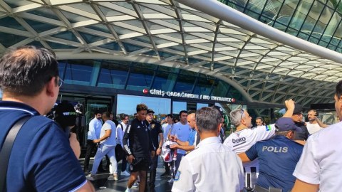 “Beşiktaş” klubu Bakıya gəldi