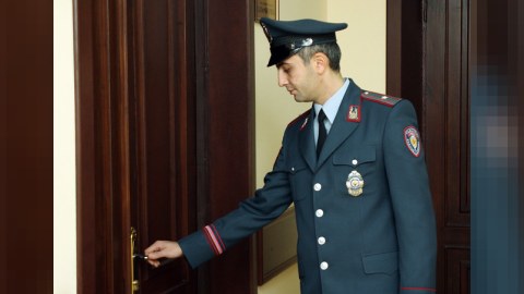 Erməni zabitlər milyonlarla vəsaiti mənimsəməkdə günahlandırılır
