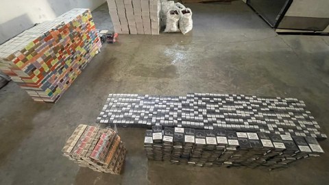 Ölkəyə siqaret və pirotexniki vasitə keçirmək istədi
