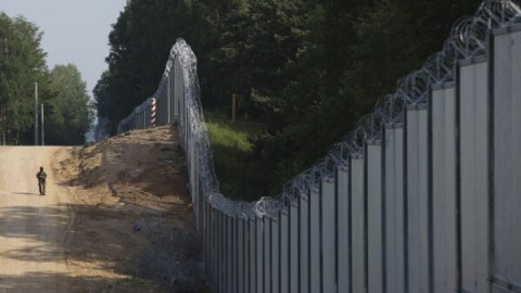 Polşada xalq Belarus sərhədi ilə bağlı qərar verəcək