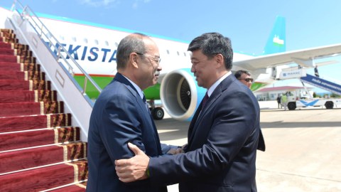 Özbəkistanın baş naziri Qırğızıstana getdi