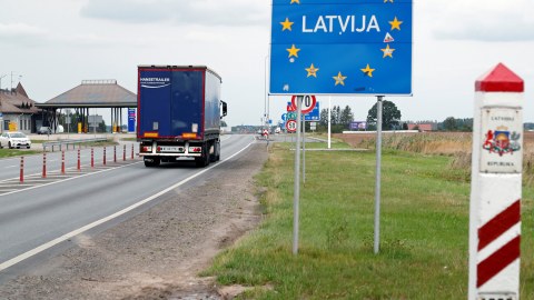 Latviya Belarusla sərhədə əlavə qoşun toplayır