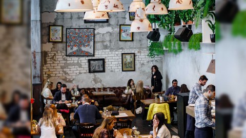 Bu il kafe və restoranlara nə qədər pul xərcləmişik?