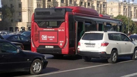 108 avtobus gecikir