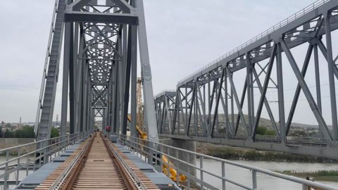Kür çayı üzərində yeni dəmiryolu körpüsü - FOTOLAR