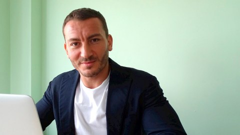 Erməni jurnalist axtarışa verildi - FOTO