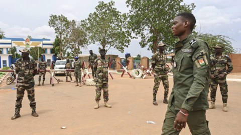 Nigerə hərbi müdaxilə edilə bilər 