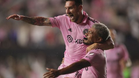 Messi futbol tarixinin ən titullu oyunçusudur