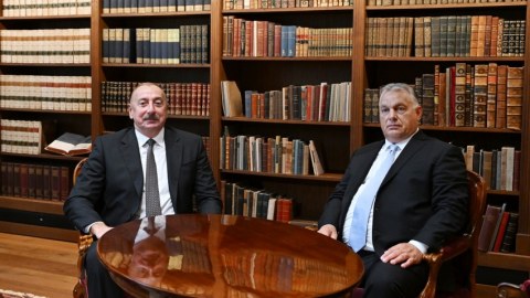 Baş nazir Azərbaycana dəvət edildi