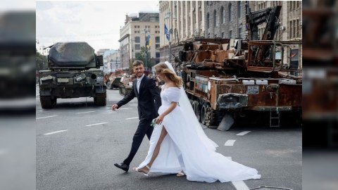 Məhv edilmiş Rusiya texnikaları Kiyevdə - FOTOLAR