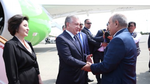 Şavkat Mirziyoyev Azərbaycana gəldi - FOTO 