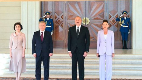 Mirziyoyev və xanımının şərəfinə ziyafət verildi - FOTOLAR