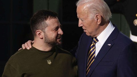 Bayden Zelenski ilə nələri müzakirə etdi?