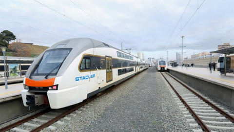 Bu il “Stadler” elektrik qatarı 11 dəfə daşa tutulub