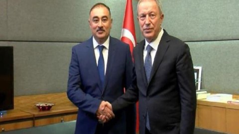 Azərbaycan səfiri Hulusi Akarla görüşdü 