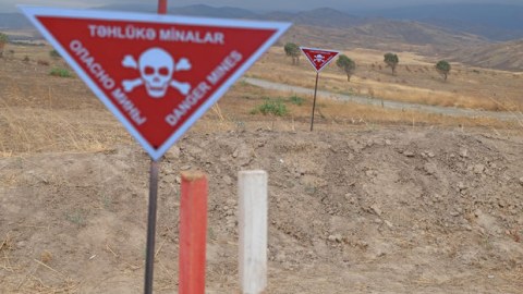 “Forbes” Azərbaycandakı mina problemini işıqlandırdı