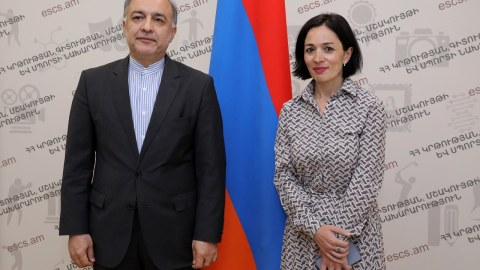 Ermənistan məktəblərində fars dili tədris olunacaq
