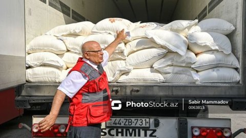Qızıl Aypara Cəmiyyəti Xankəndiyə 40 ton un göndərib - FOTOLAR