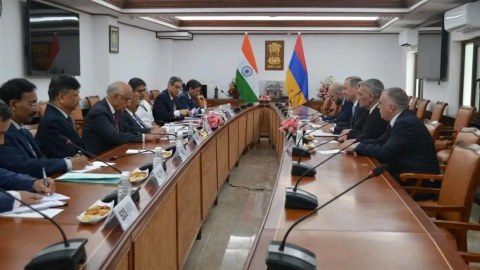 Qriqoryan Hindistan baş nazirinin müşaviri ilə görüşdü - FOTO