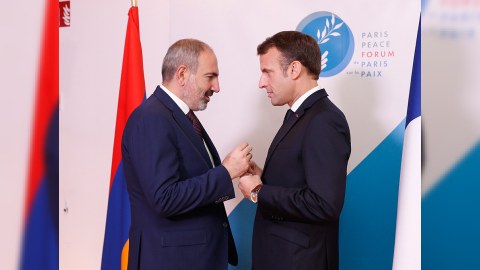 Makron Paşinyanla nələrdən danışdı...