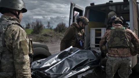Ukrayna daha 84 hərbçinin cəsədini geri qaytardı
