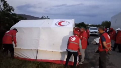 Humanitar yük üçün çadırda gecələyəcəklər - FOTO