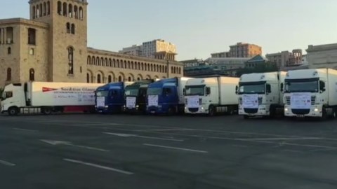 Fransa TIR-ları İrəvandan Laçın yoluna doğru hərəkətə başladı - VİDEO