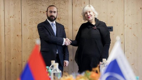 Mirzoyan Dünya Miyatoviçlə görüşdü