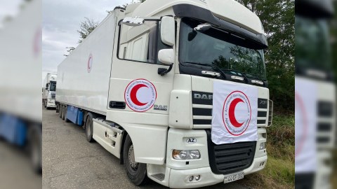 Azərbaycanlı jurnalist Rusiya mətbuatında humanitar yardımdan YAZDI