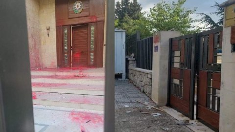 Səfirliyimizə hücumun ŞOK GÖRÜNTÜLƏRİ