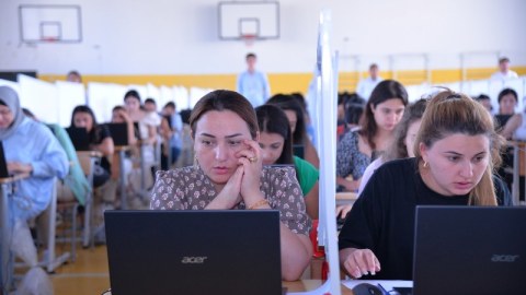 Daha 1172 müəllim sertifikasiya imtahanı verdi