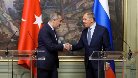 Fidan və Lavrov Krım tatarlarını müzakirə etdi 