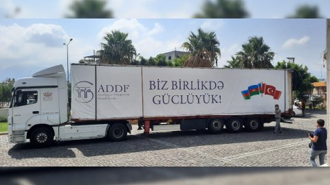 Azərbaycan zəlzələ bölgəsinə 3000 məktəbli dəsti göndərdi - FOTOLAR